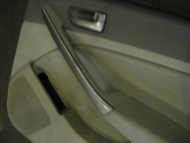 2004 Infiniti G35 RH Rear Door Panel