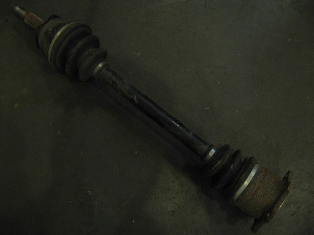 2004 Infiniti G35 RH Rear Axle