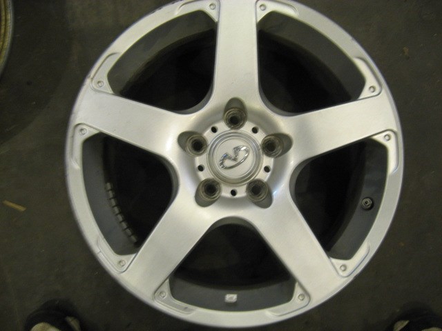 2004 Infiniti G35 Wheel 17x7