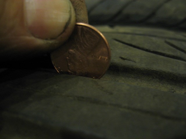 2004 Infiniti G35 Pair Nexen N5000 215/55R17 (2)