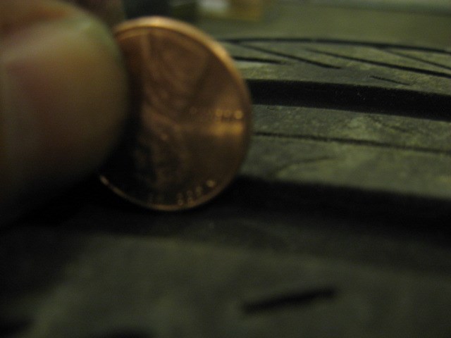 2004 Infiniti G35 Pair Nexen N5000 215/55R17 (2)