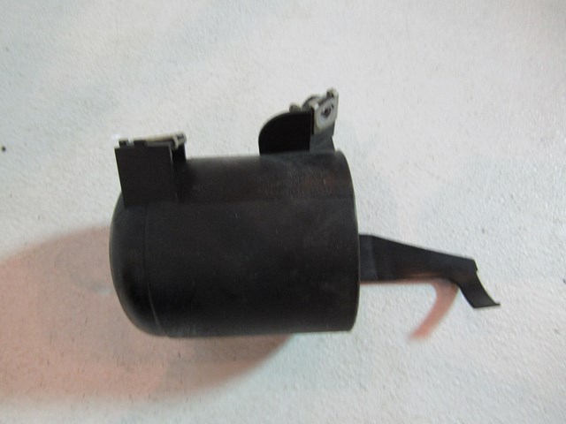 2001 Audi A4 B5 AC A/C Receiver Drier Air Conditioning Dryer Bracket OEM 8D02601