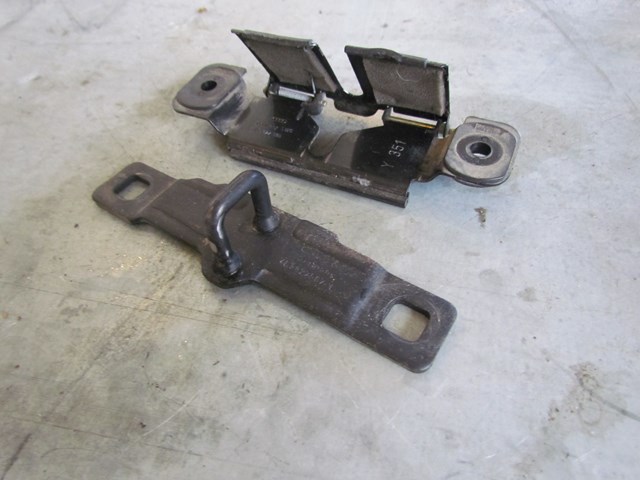 2001 Audi A4 Avant Wagon Hatch Lock & Striker Set