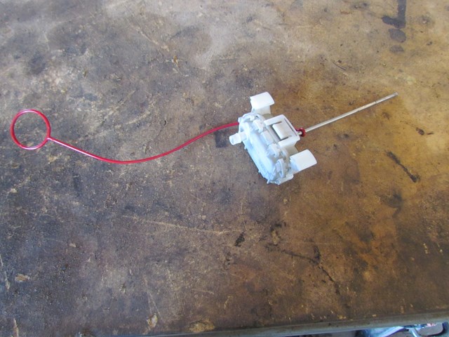 2001 Audi A4 B5 Avant Fuel Door Actuator 8D0 862 153