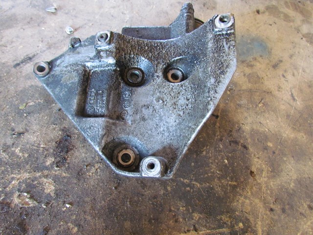 2001 Audi A4 B5 AC Compressor Bracket w/Tensioner