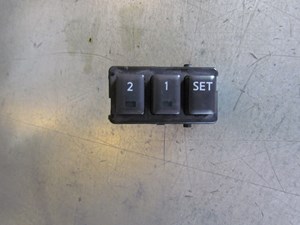 2007 Infiniti G35 Sedan Seat Memory Buttons
