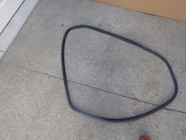 2007 Infiniti G35 Sedan Rear LH Door Seal