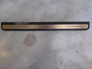 2007 Infiniti G35 Sedan Front RH Door Sill Kick Scuff Plate