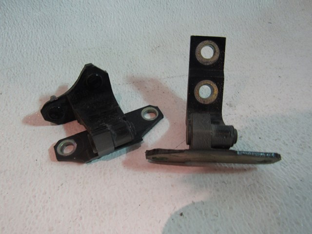 2007 2008 Infiniti G35 Sedan Rear RH Door Hinge Set