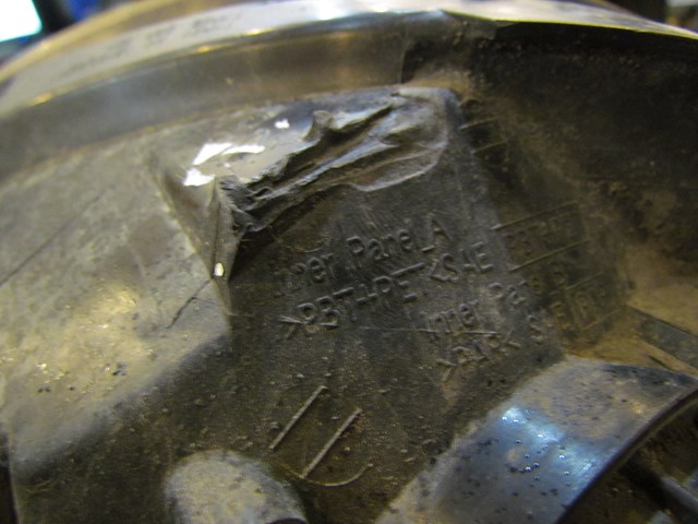 2005 Infiniti G35X RH Passenger Headlight - See Description