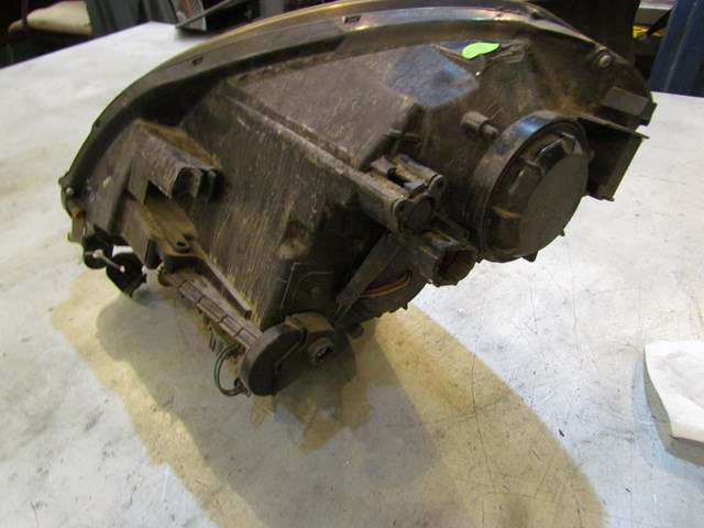 2005 Infiniti G35X RH Passenger Headlight - See Description