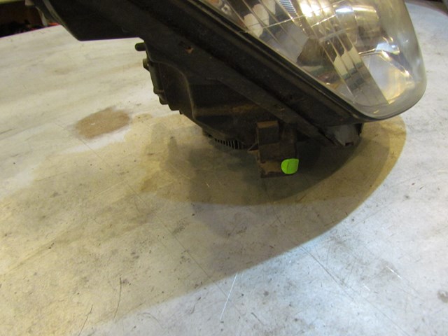 2005 Infiniti G35X RH Passenger Headlight - See Description