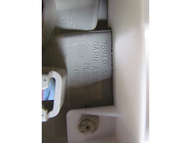 2005 Infiniti G35X RH Upper B Pillar Trim 76913 AL500