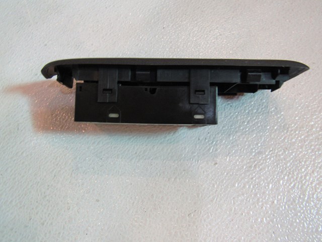 2005 2006 Infiniti G35 Sedan Front RH Door Switch 80960 AC701