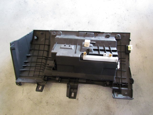 2005 Infiniti G35x RH Lower Glove Box 68108 AM601-See Description