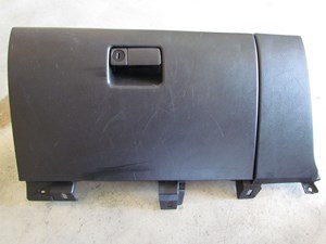 2005 Infiniti G35x RH Lower Glove Box 68108 AM601-See Description