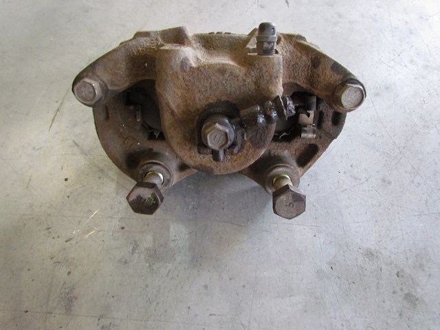 2005 Infiniti G35x Front RH Passenger Caliper