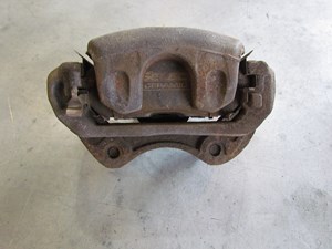 2005 Infiniti G35x Front RH Passenger Caliper