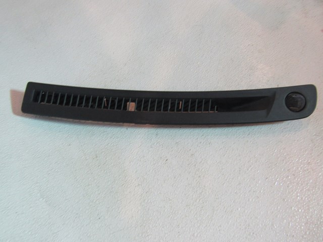2005 2006 Infiniti G35 Sedan LH Dash Defrost Vent 