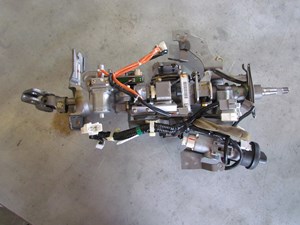 2005 Infiniti G35X AT Steering Column No Key