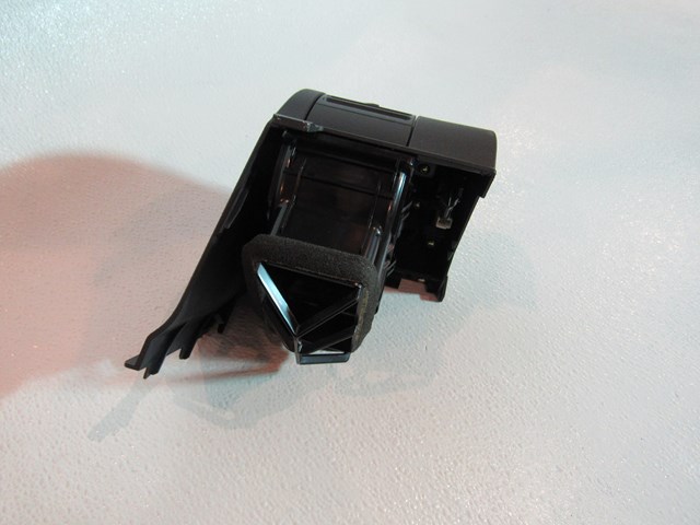 05 06 Infiniti G35 Sedan Coup LH Outer Dash Vent 68410 AC700