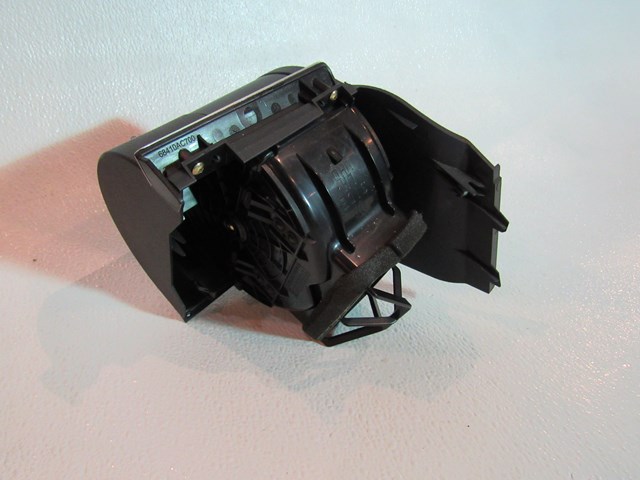 05 06 Infiniti G35 Sedan Coup LH Outer Dash Vent 68410 AC700