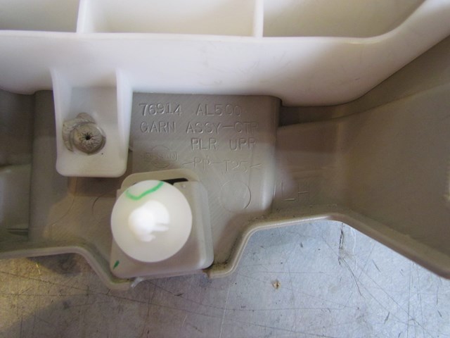 2005 Infiniti G35x LH Upper B Pillar Trim 76914 AL500