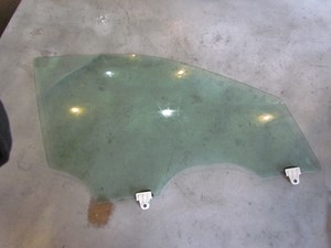 2005 Infiniti G35x Front RH Passenger Door Glass