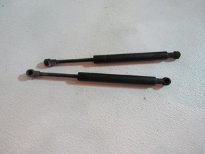 2005 2006 Infiniti G35 Sedan Trunk Strut Set of 2 - 84130 AL521