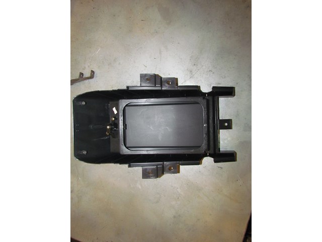 2005 Infiniti G35x Rear Center Console Pass Through 79922 AL500