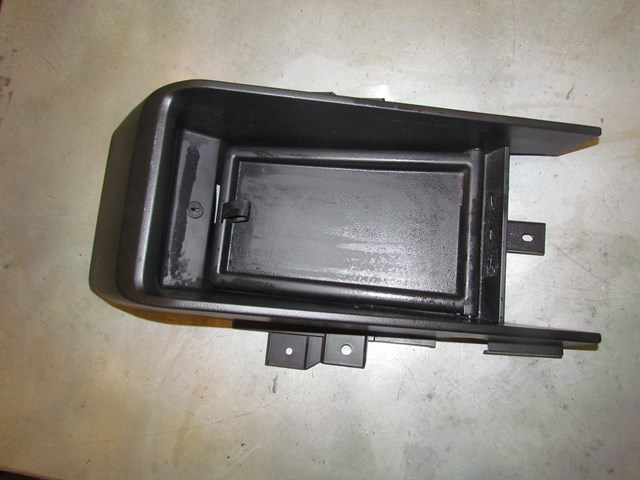 2005 Infiniti G35x Rear Center Console Pass Through 79922 AL500