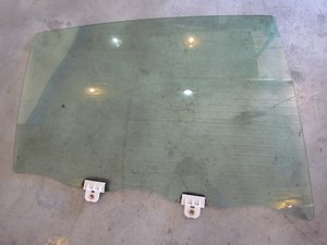 2005 Infiniti G35x Rear RH Door Glass