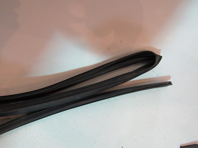 2005 Infiniti G35X Rear RH Window Seal