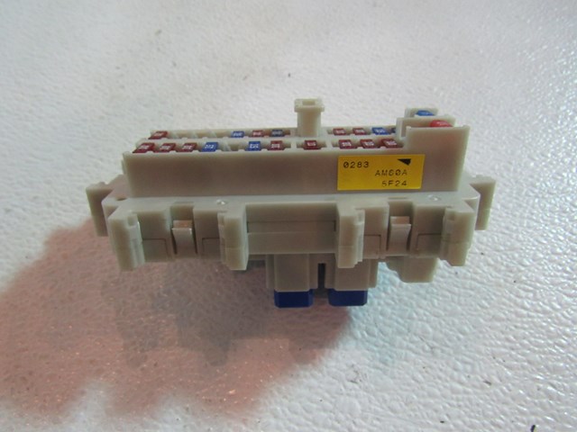 2005 Infiniti G35 Interior Fuse Box AM60A