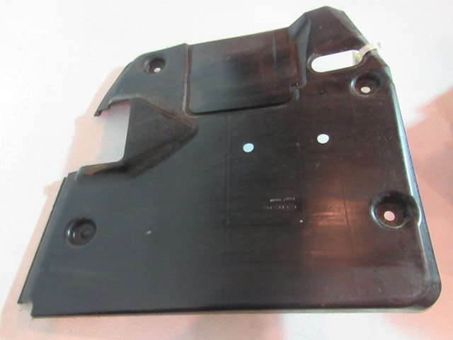 2005 2006 Infiniti G35 Sedan EVAP Canister Splash Shield 748A2 AM600