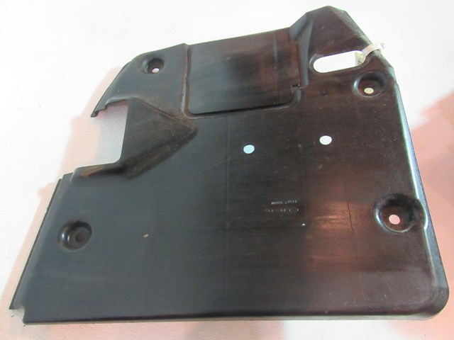 2005 2006 Infiniti G35 Sedan EVAP Canister Splash Shield 748A2 AM600