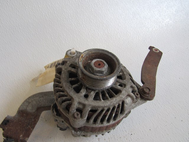 2005 Infiniti G35x Alternator w/ Brackets 23100 CD010