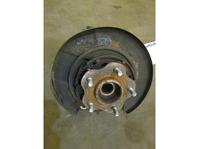 2005 Infiniti G35X RH Rear Spindle. Needs Bushing Replaced