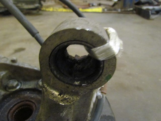 2005 Infiniti G35X RH Rear Spindle. Needs Bushing Replaced