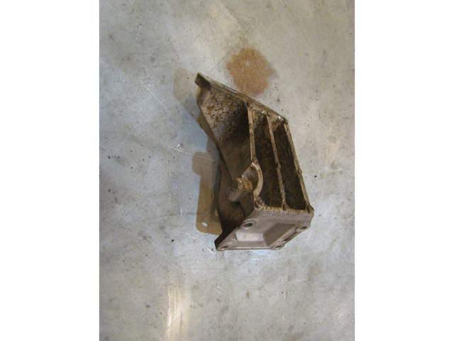 2005 Infiniti G35x LH Engine Mount