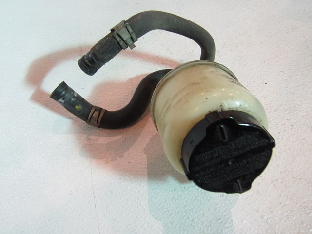 2005 Infiniti G35X Power Steering Fluid Reservoir