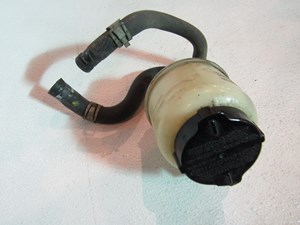 2005 Infiniti G35X Power Steering Fluid Reservoir