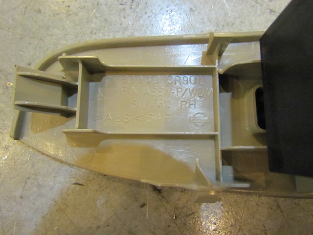 2003 Infiniti M45 Front RH Door Window Switch 80960CR900