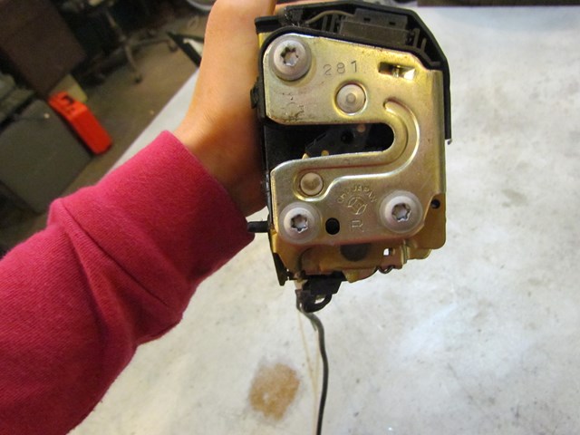 2003 Infiniti M45 RH Rear Door Lock Actuator 80552AG110