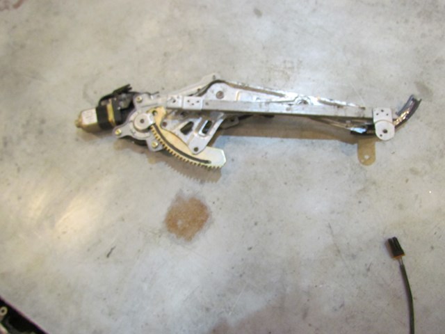 2003 Infiniti M45 Rear RH Power Window Motor 82730AG010