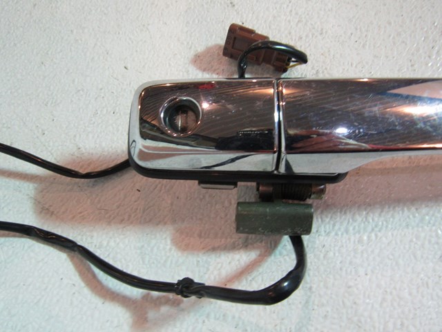 2003 2004  Infiniti M45 Front LH Drivers Exterior Door Handle