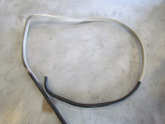 2003 Infiniti M45 Front RH Door Seal-See Description