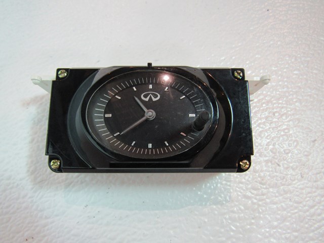 2003 2004 Infiniti M45 Clock 25810 CR900