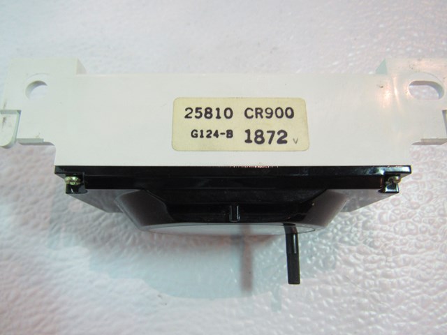 2003 2004 Infiniti M45 Clock 25810 CR900