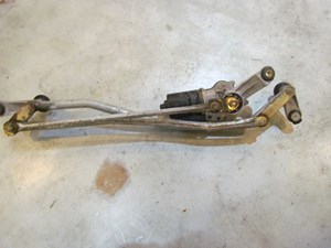 2003 Infiniti M45 Windshield Wiper Motor 